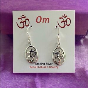 New✨ Sterling Silver Om Symbol Dangle Earrings